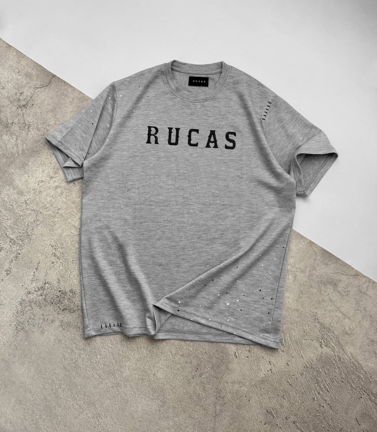 RUCAS INITIAL GREY