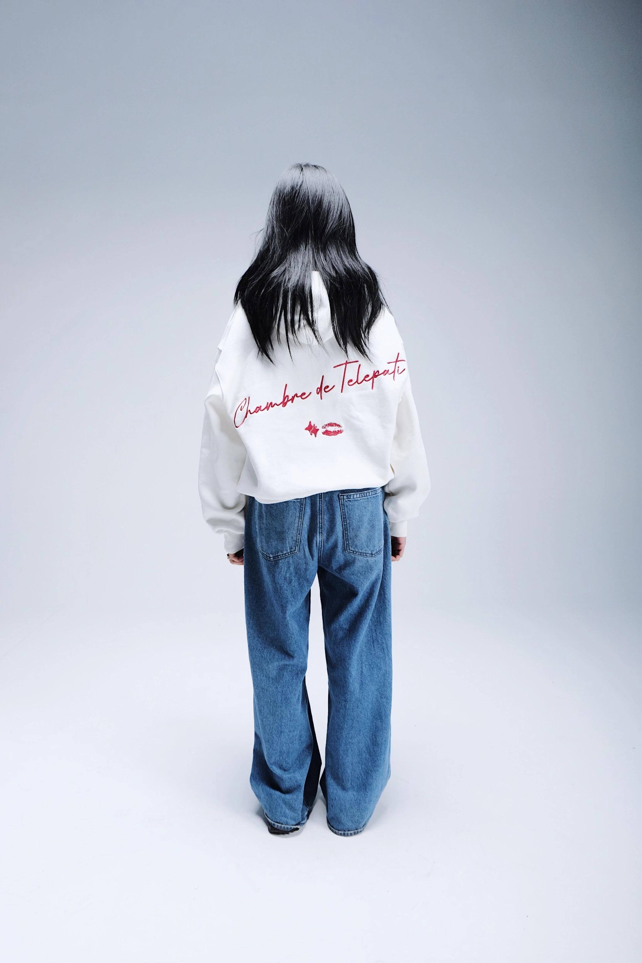 CHAMBRE DE TELEPATI “WHITE”